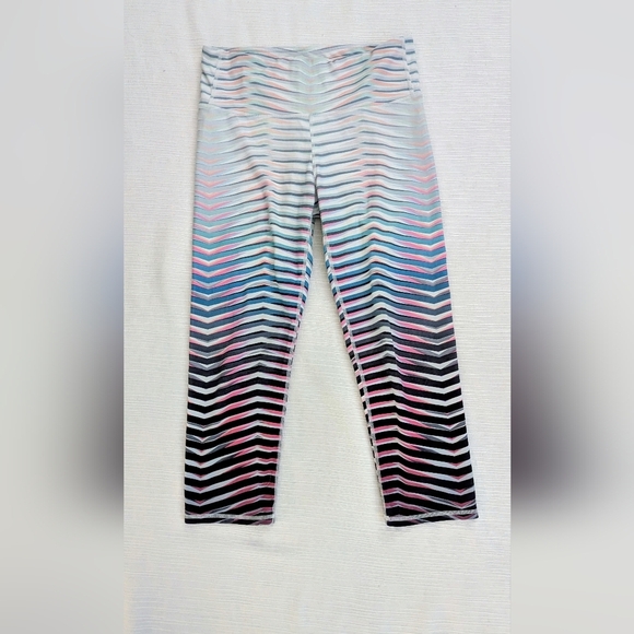 Athleta Striped Leggings Stripes  Capri Workouts Womans Size M - Picture 6 of 7